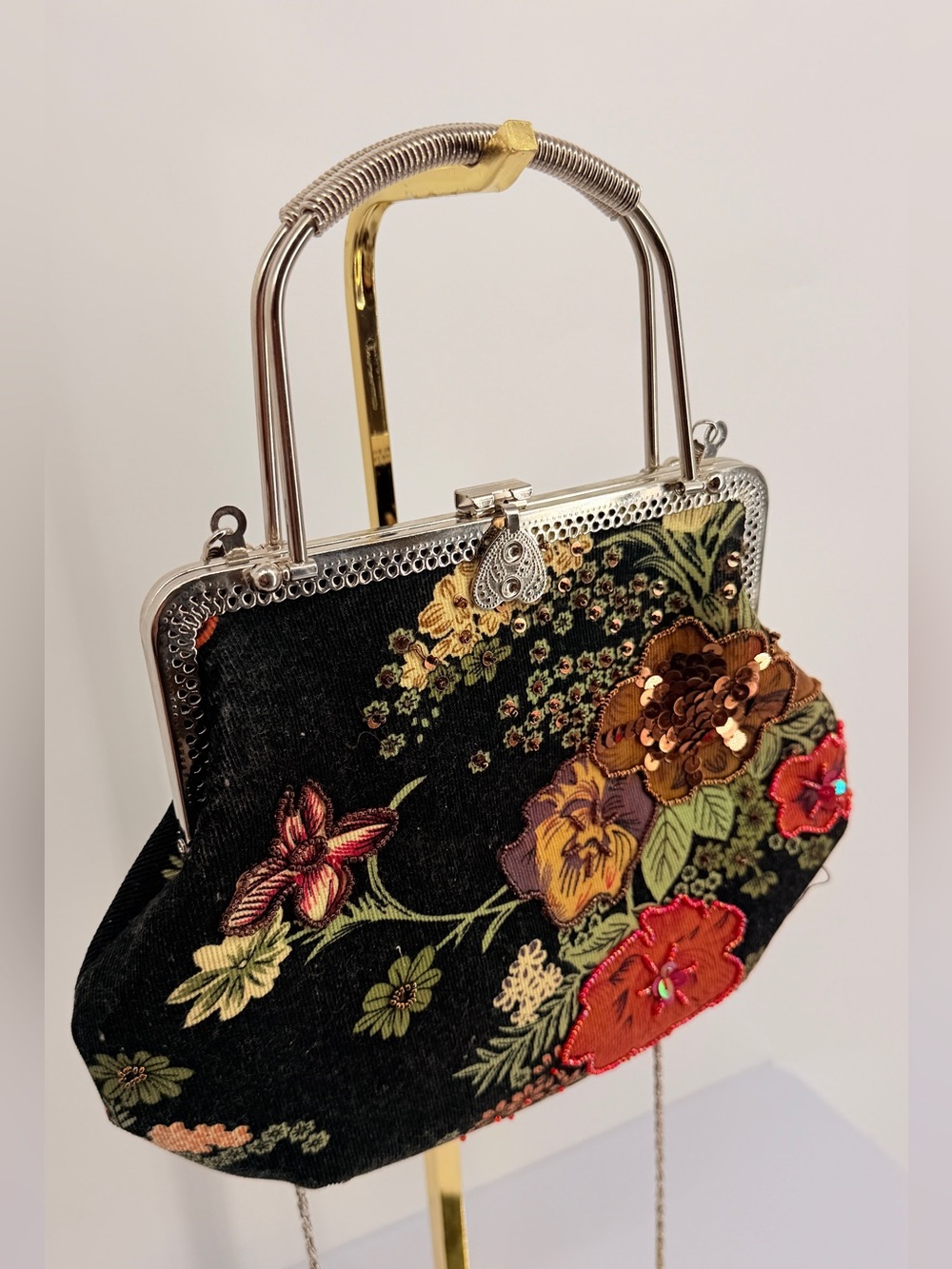 Vintage Style Floral Embroidered Sequin Frame Handbag Crossbody Purse